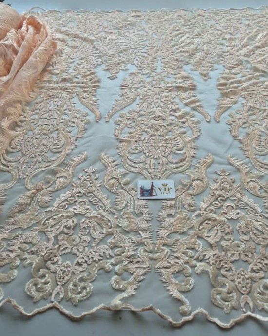 Дантела с паети 187