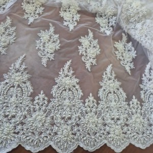 Нашита дантела в екрю 306